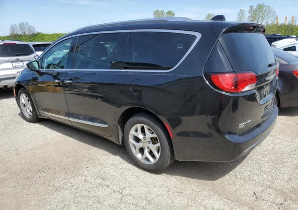 Chrysler Pacifica cena 44000 przebieg: 207045, rok produkcji 2017 z Warszawa małe 67